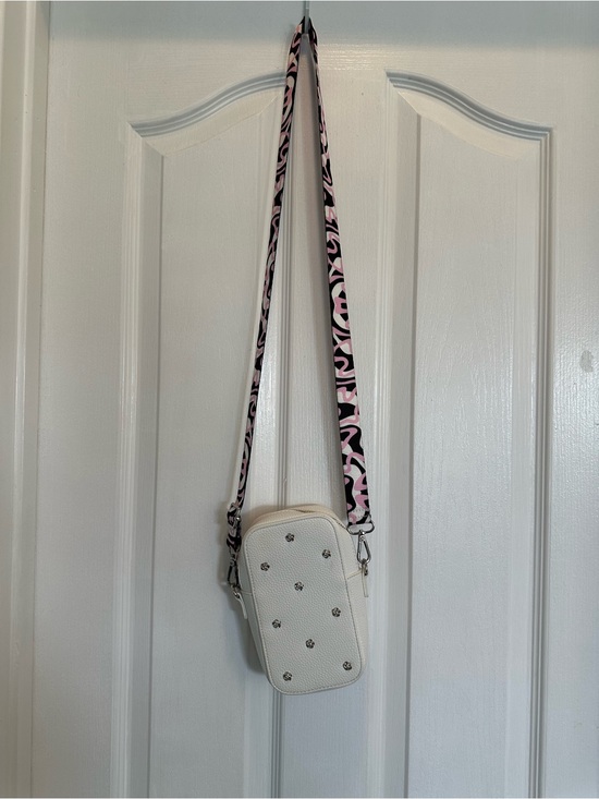 Skinnydip Handbags - White Crossbody Phone Bag with Pink Patterned Strap -Brand new! 7 1/2 X 5 1/2in